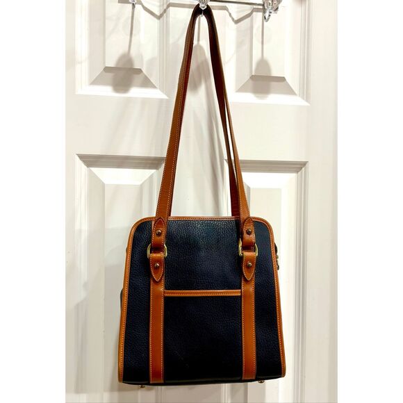 DOONEY & BOURKE - Vtg. All Weather Leather (AWL) Shoulder Bag/Navy & British Tan - Picture 3 of 16